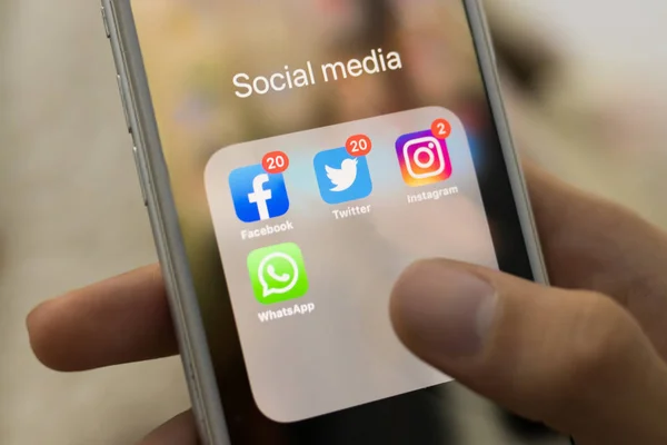 Por que as pessoas estão migrando para grupos de mensagens em busca de conexão social