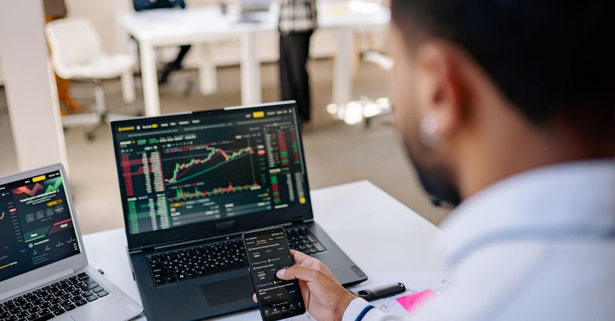Como uma Conta Demo de Futuros Pode Melhorar Suas Habilidades de Negociação